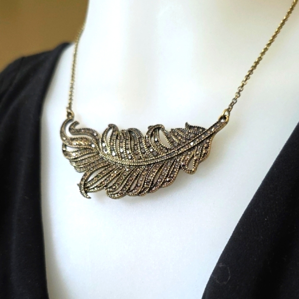 New Genuine Crystal Feather Large Double Hung Cookie Lee Necklace